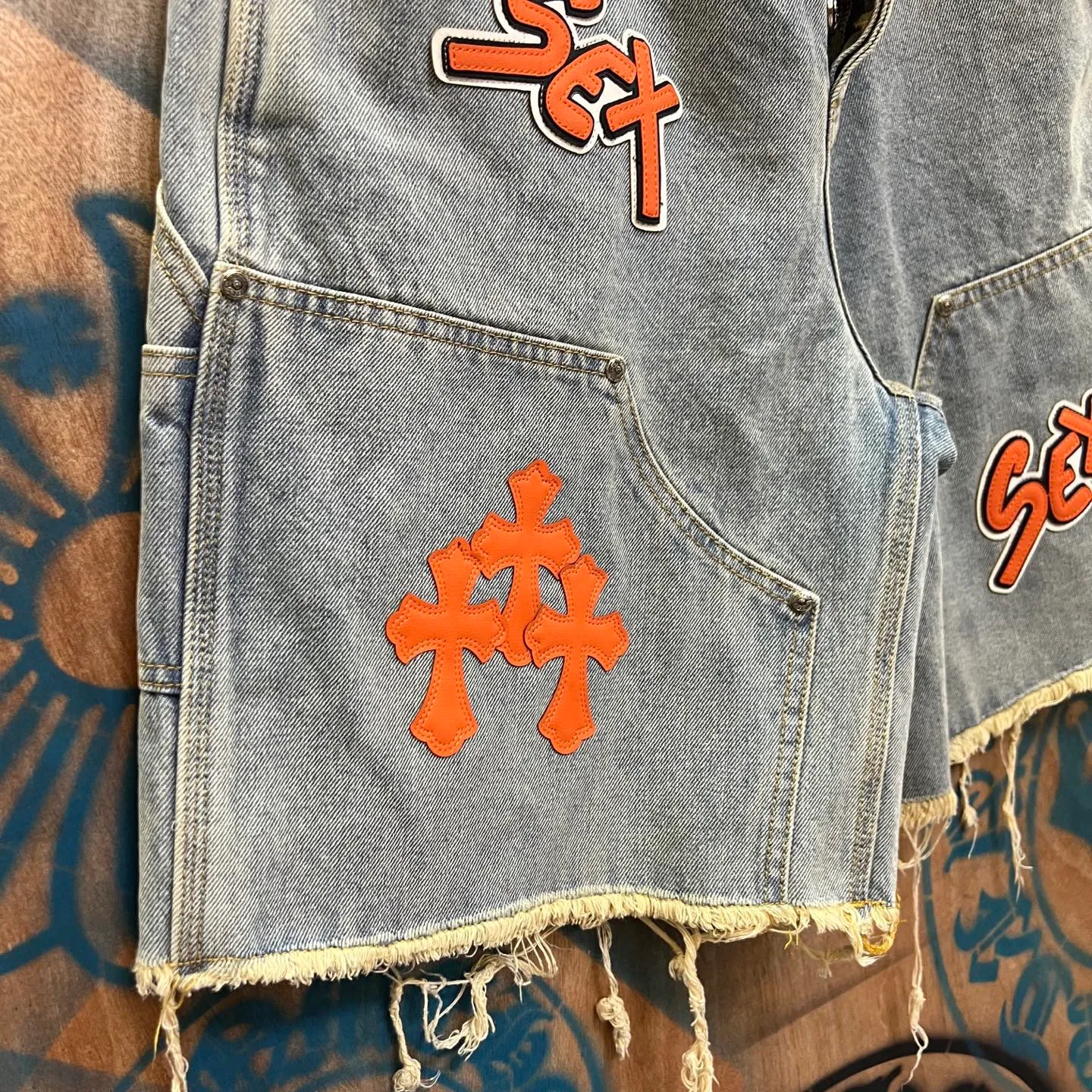 P520 chrome hearts limited series new city limited jeans Chrome Hearts city limited denim shorts vintage levis American made 501 505 517 base version remake Levis American made 501 base version imported sheepskin 925 silver remake Customers provide waist and pants length or height and weight. The studio will select the most suitable base version for you to remake. There are many people doing remakes in the market. Don’t belittle or comment. The difference is visible to the naked eye. See and compare for yourself #CHROME HEARTS Unisex style